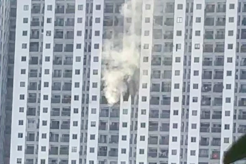 Đang cháy căn hộ trong chung cư cao 26 tầng ở Nha Trang