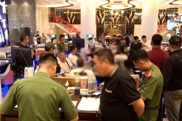 Nhiều người nước ngoài đánh bạc trái phép dưới tầng hầm khách sạn Sheraton Nha Trang