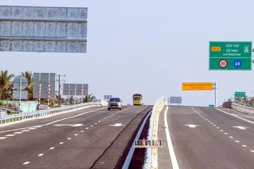 Cao tốc Cần Thơ - Cà Mau: Con đường của 'Ý Đảng - Lòng dân'