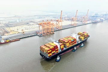 Chiến sự Trung Đông leo thang, doanh nghiệp Việt lo chi phí logistics tăng vọt