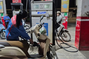 Chiều 8-4, giá xăng dầu giảm hàng loạt