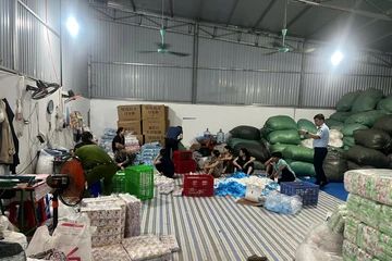 Phát hiện xưởng sản xuất băng vệ sinh giả quy mô lớn ở Hưng Yên