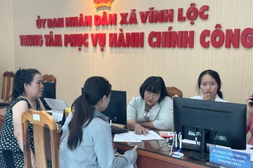 Những bước chuyển mạnh mẽ trong cải cách thủ tục hành chính và chuyển đổi số đang từng ngày phục vụ người dân tốt hơn. Ảnh: THẢO HIỀN