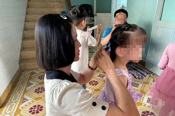 'Tui sinh tụi nhỏ ở trong tim...'