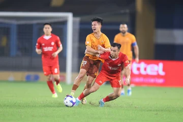 Bầu Đức lại lo rớt hạng, Ninh Bình đại chiến Hà Nội FC