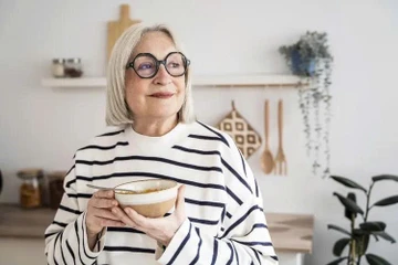 4 dưỡng chất thiết yếu giúp người sau tuổi 50 sống khỏe