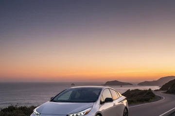 Toyota triệu hồi hơn 141.000 xe Prius do lỗi cửa tự mở khi đang lái