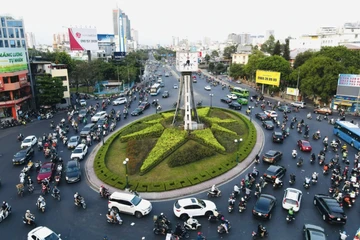 TP.HCM thí điểm điều chỉnh giao thông tại vòng xoay Điện Biên Phủ - Nguyễn Bỉnh Khiêm