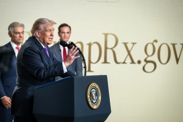 Tiết lộ 'khe cửa hẹp' của Mỹ đối với Iran; rộ khả năng Washington loại bỏ Lãnh tụ tối cao Ali Khamenei