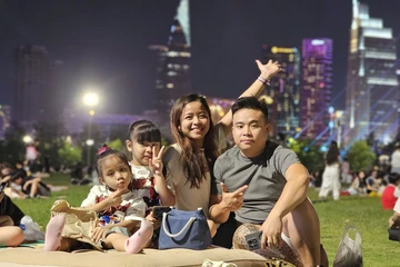 TP.HCM rộn ràng countdown, pháo hoa chào năm mới 2026