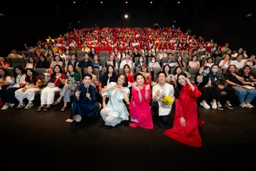 Phim Tết 'Nhà ba tôi một phòng' của Trường Giang vượt 100 tỉ đồng