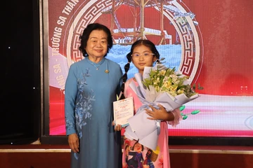 Câu lạc bộ 'Vì Hoàng Sa - Trường Sa thân yêu' kết nạp hội viên nhí 10 tuổi 