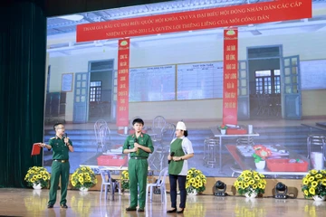 Quân khu 7 tuyên truyền pháp luật về bầu cử bằng văn nghệ, phiên tòa giả định