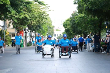 Người khuyết tật Việt Nam: Tỏa sáng bằng nghị lực, đi xa bằng ý chí