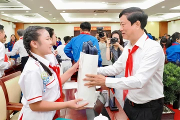 Lãnh đạo TP.HCM gặp gỡ, nghe thiếu nhi hiến kế về giáo dục, văn hóa