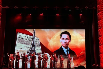 Ấn tượng chương trình nghệ thuật ‘Hồ Chí Minh - Nguồn sáng dẫn đường’