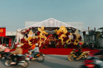 Đám cưới gây “bão” mạng xã hội, Kho gạo lột xác thành trung tâm tiệc cưới ở Tây Ninh