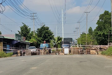 Tây Ninh: Đường vào khu dân cư bị chặn, chính quyền lên tiếng