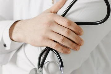 Từ 1-7-2026, tiết lộ giới tính thai nhi để phá thai, bác sĩ sẽ bị đình chỉ hành nghề