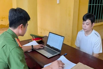 Khởi tố giám đốc kinh doanh lợi dụng chương trình khuyến mãi tặng vàng để lừa đảo