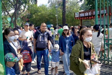 TP.HCM: Người dân đón năm mới 2026 trong thời tiết dễ chịu