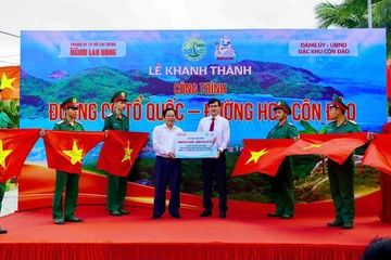 Khánh thành 'Đường cờ Tổ quốc - Đường hoa Côn Đảo' 