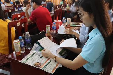 Hướng dẫn công đoàn cơ sở cách tiếp nhận hồ sơ tham dự Giải thưởng 'Vì bạn xứng đáng'