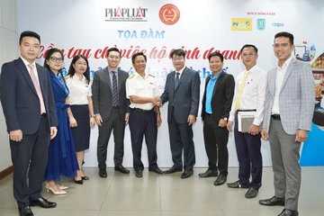 Toàn cảnh tọa đàm 'Cầm tay chỉ việc hộ kinh doanh tuân thủ pháp luật về thuế'