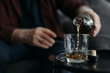 Bỏ rượu trong 1 tháng, cơ thể thay đổi ra sao? 