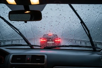Những nguyên tắc giúp lái xe an toàn trong điều kiện mưa lớn 