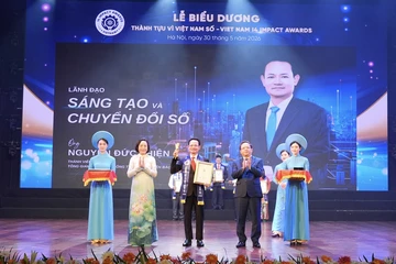 Tổng Giám đốc EVNNPC vinh dự nhận giải thưởng 'Lãnh đạo sáng tạo và chuyển đổi số'
