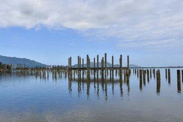 'Tuyệt tình cốc' xứ Huế bị những hàng cọc bê tông đâm nát