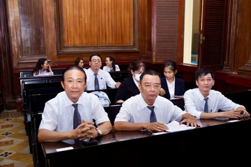 Liên đoàn Luật sư Việt Nam công bố đề án trang phục áo choàng mới của luật sư