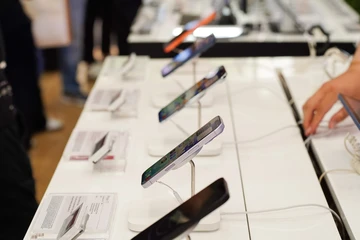 iPhone lập kỷ lục về doanh số bất chấp điều này