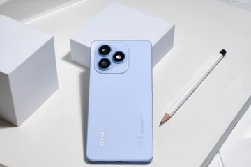 Lộ diện mẫu smartphone mỏng nhẹ, pin 7.000 mAh