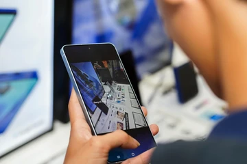 Vì sao không cần dùng ốp lưng điện thoại nữa?