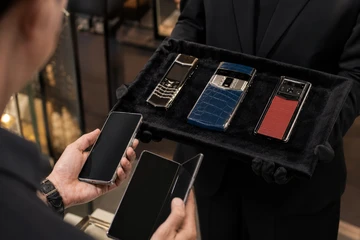Tin công nghệ 16-5: Cách đổi iPhone, Samsung lấy Vertu