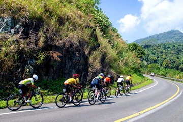 Khi các đối thủ bất lực trước áo vàng Fokin ở chặng vượt đèo Khánh Lê