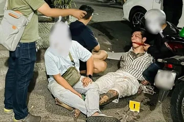 Trùm giang hồ Tú 'cơ' phi tang 5kg ketamine, 8 bánh heroin xuống bồn cầu