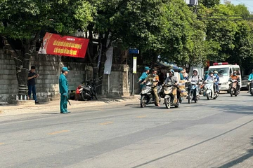 1 người đàn ông tử vong bất thường bên đường