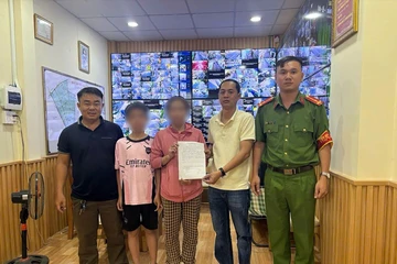 Công an phường xuyên đêm tìm nam sinh đạp xe lạc 20 km