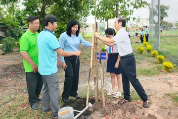TP.HCM: Xã Vĩnh Lộc khánh thành Công viên Đoàn kết và 2 tuyến hẻm khang trang