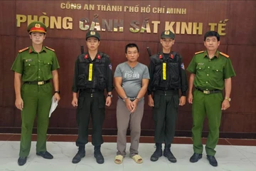 Video Công an TP.HCM khởi tố người đàn ông nuôi chim công