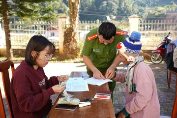 Hơn 178.000 người dân Quảng Ngãi được nhận quà Tết của Đảng, Nhà nước