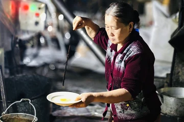 Video: Nghề đường phèn thủ công trăm năm ở Quảng Ngãi