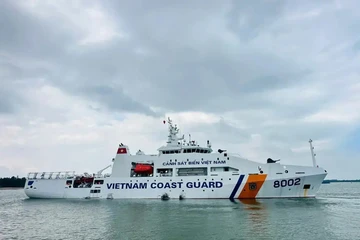 Quảng Ngãi có phương án dùng tàu cảnh sát biển đưa dân Lý Sơn về đón Tết nếu thời tiết xấu