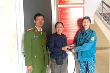 Chị ve chai không tham của rơi, tìm người trả lại tiền và tài sản