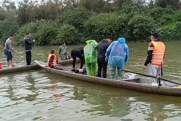 Lật thuyền ở Quảng Trị: 2 người chết, 2 người mất tích