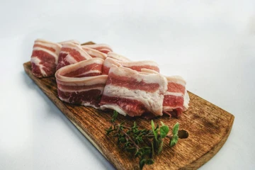 Rủi ro gì khi ăn phải thịt heo nhiễm bẩn?