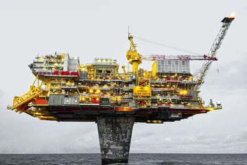 Điều gì đang xảy ra khi giá dầu tăng?